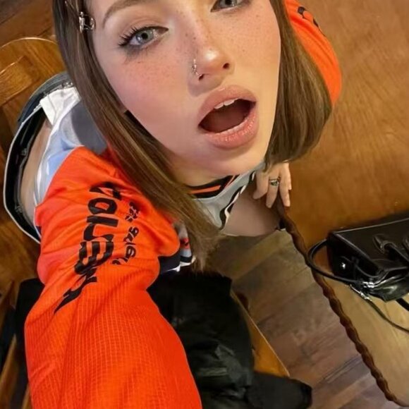 Meet your Posher, J - Picture 1 of 1